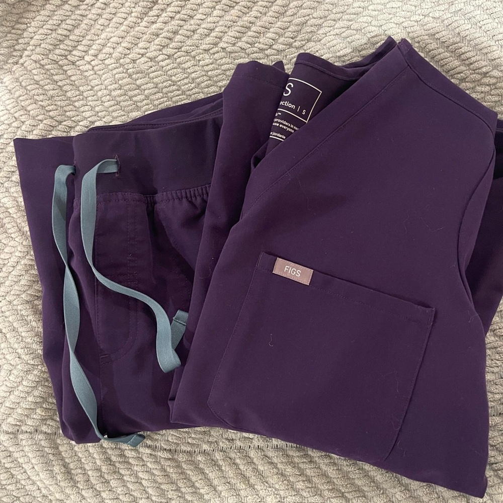 Figs purple jam scrub set